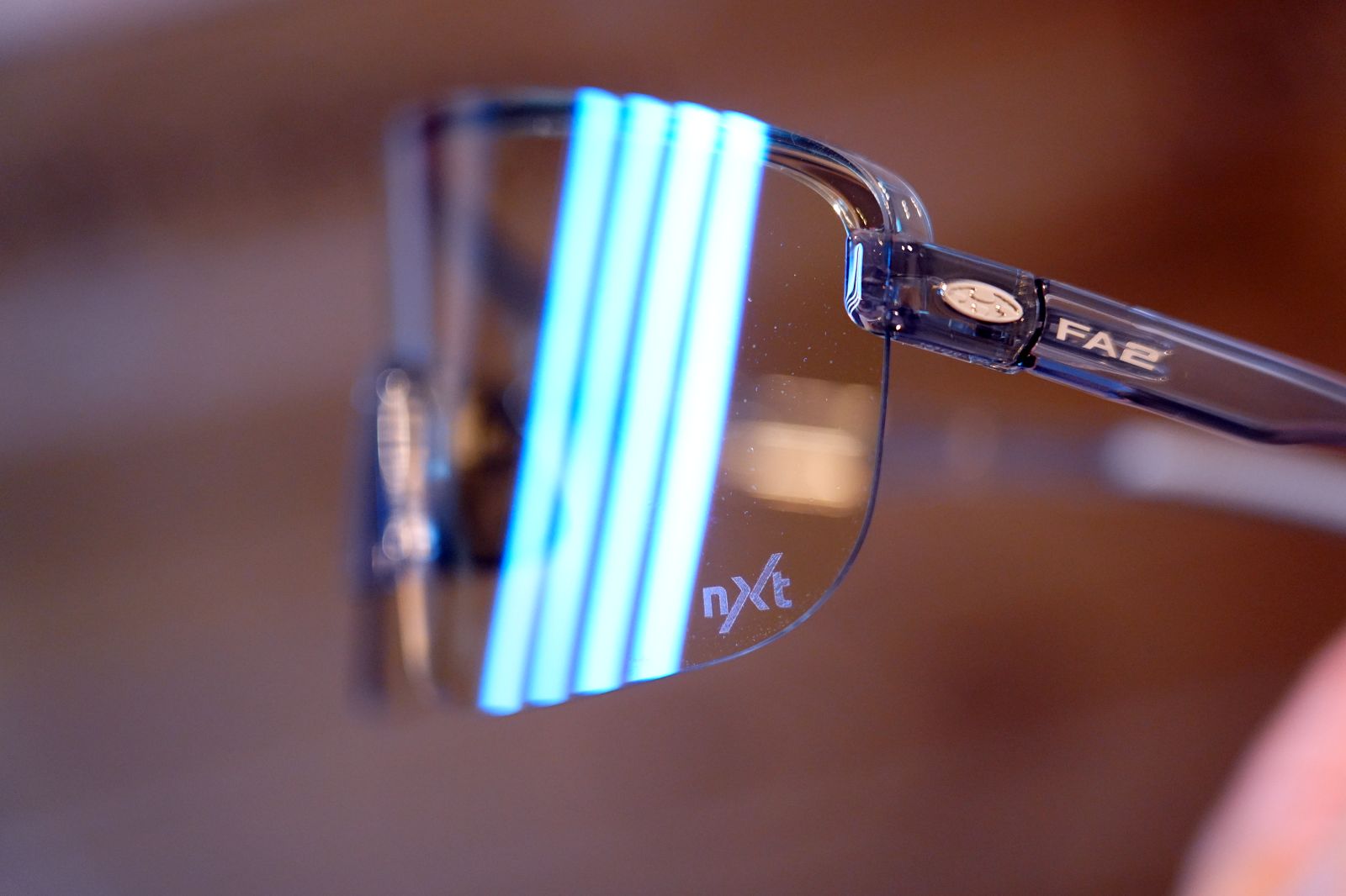 【新品】OGK KABUTO サングラス FA2 調光 わずか20g! OGK Kabuto FA2 インプレッション レンズに調光剤を