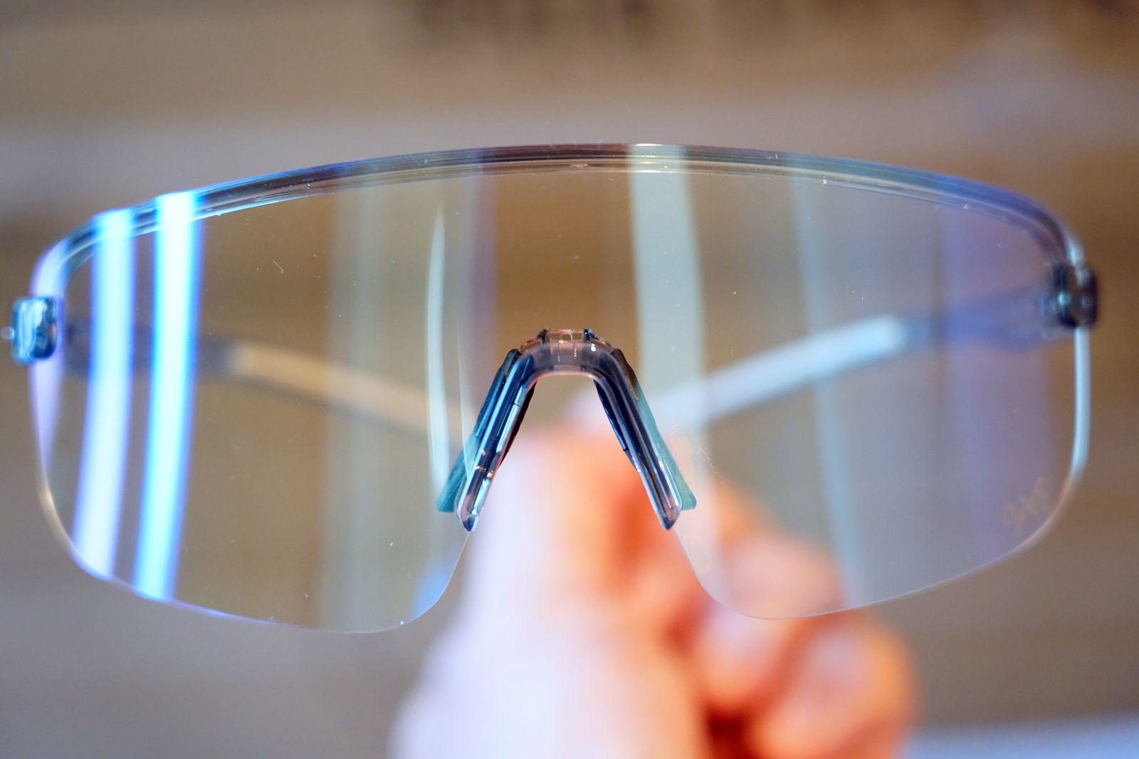 【新品】OGK KABUTO サングラス FA2 調光 わずか20g! OGK Kabuto FA2 インプレッション レンズに調光剤を