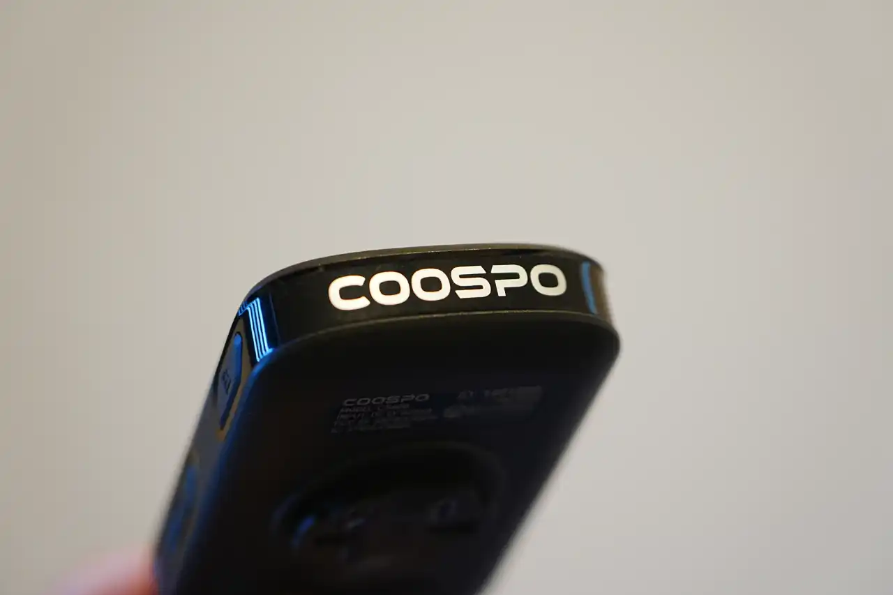 カラータッチスクリーン、36時間稼働、ナビ搭載で1万円台の